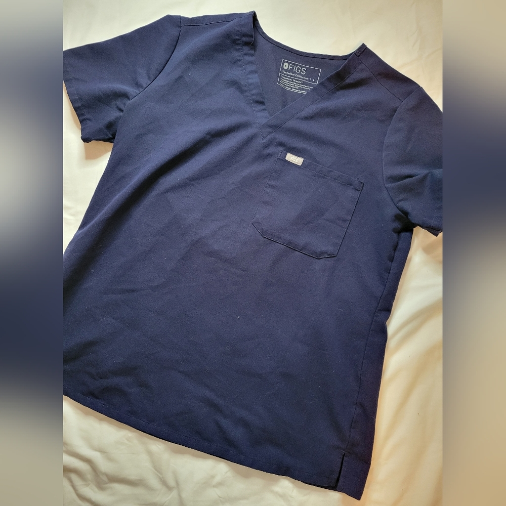 Figs Scrub top